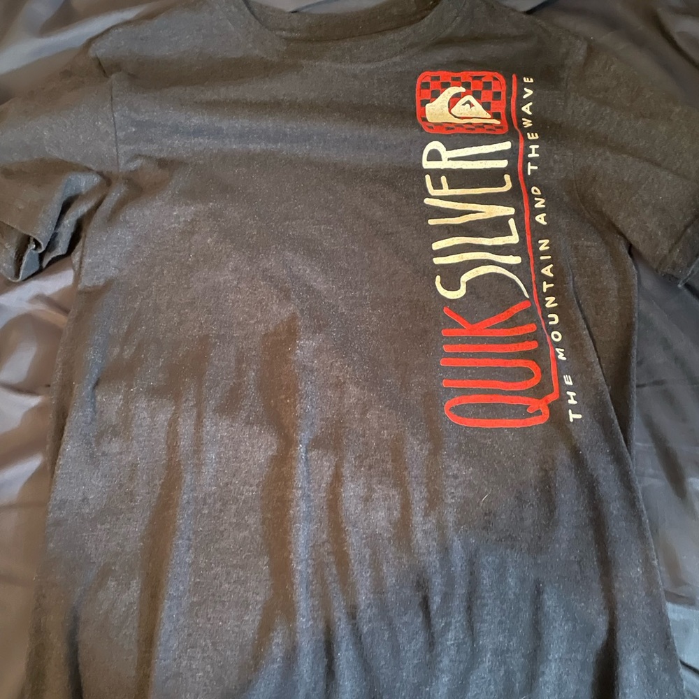 Quicksilver dark blue and red t shirt large